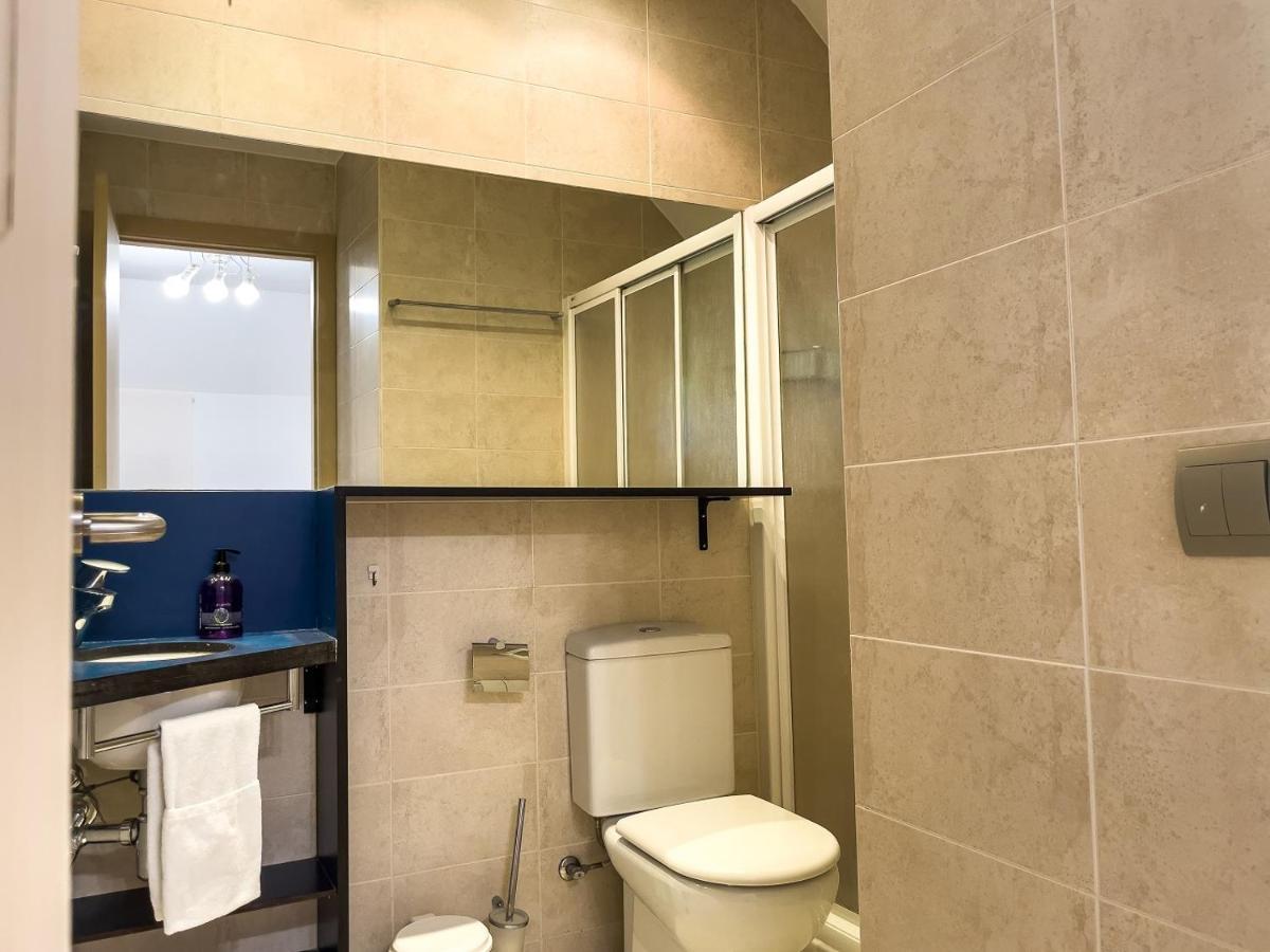 Leevin Student Barcelona Apartamento Exterior foto